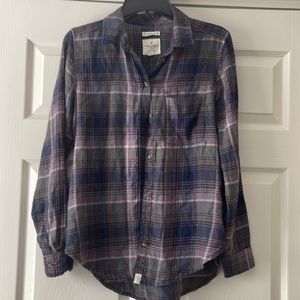 American Eagle Super Soft Boyfriend Fit Long Sleeve Button up Shirt